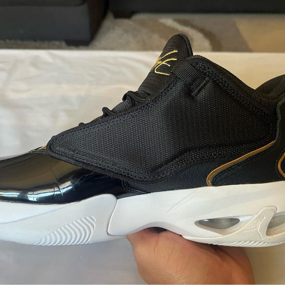 Jordan Max Aura 4 black/gold - Picture 2 of 7